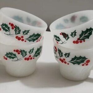 4 Vintage Termocrisa Holly Mistletoe Milkglass Cups
